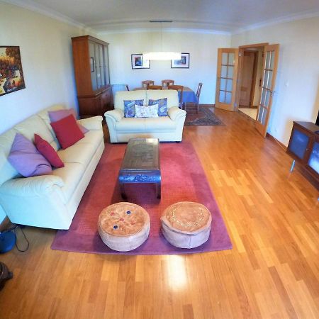 Lisbon 2 Bedroom Apartment With Balcony In Algés Kültér fotó