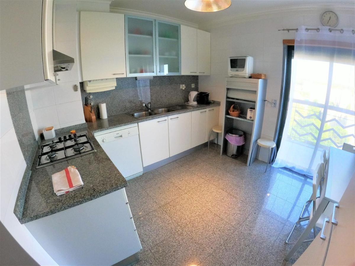 Lisbon 2 Bedroom Apartment With Balcony In Algés Kültér fotó