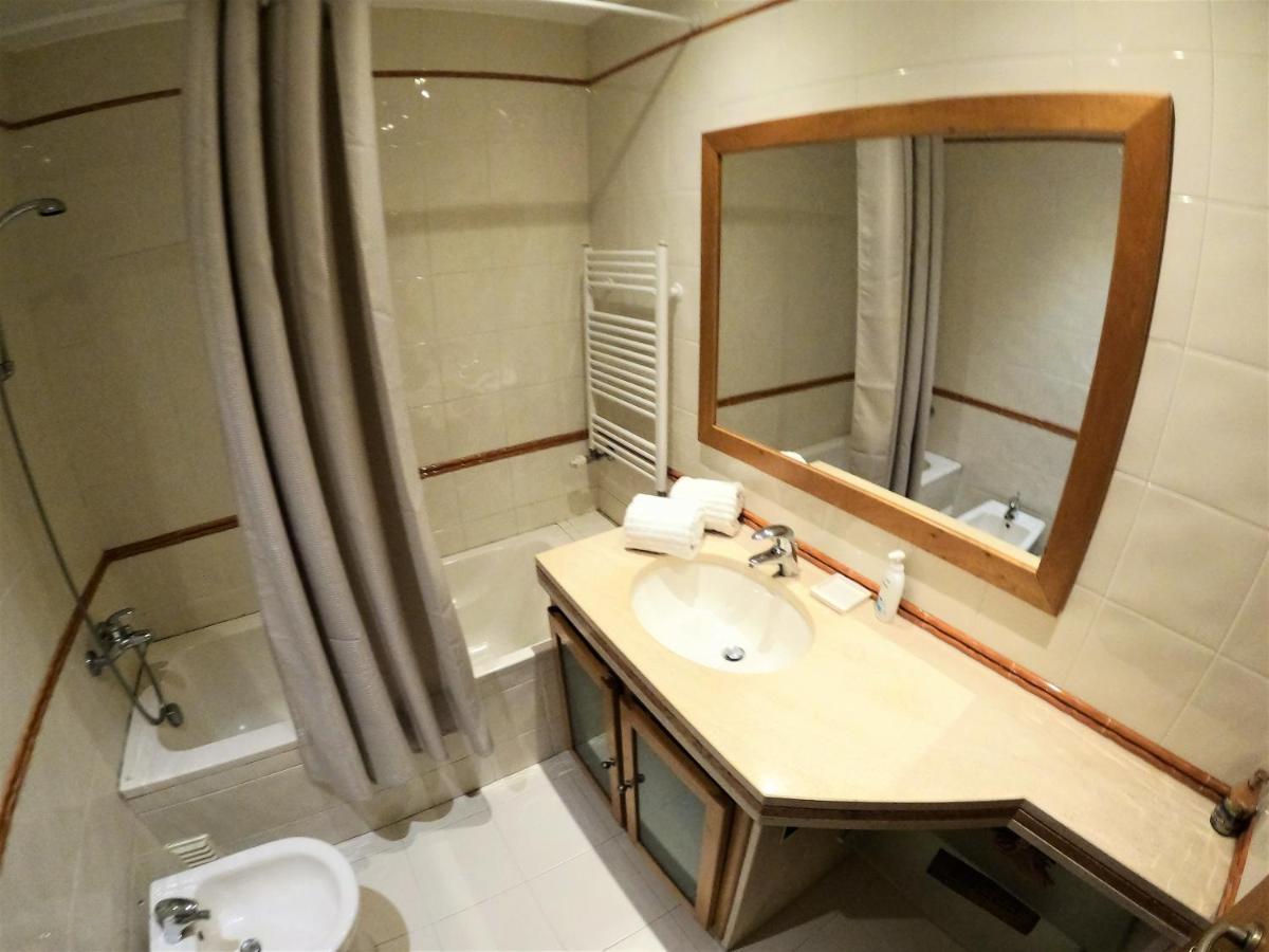 Lisbon 2 Bedroom Apartment With Balcony In Algés Kültér fotó