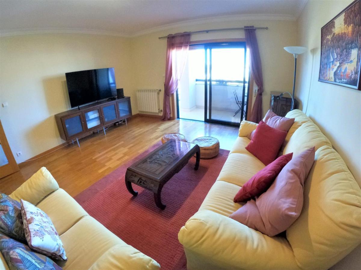 Lisbon 2 Bedroom Apartment With Balcony In Algés Kültér fotó
