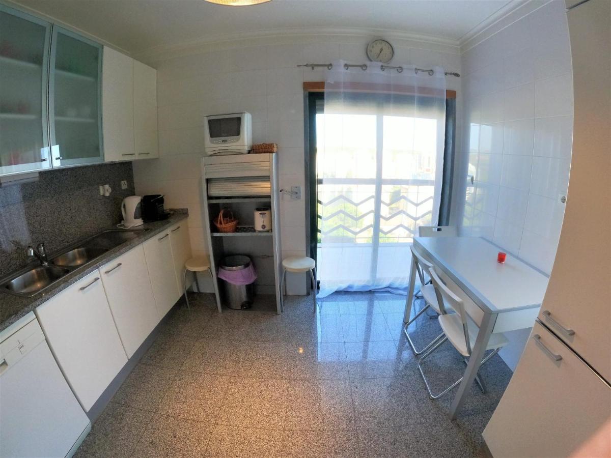 Lisbon 2 Bedroom Apartment With Balcony In Algés Kültér fotó
