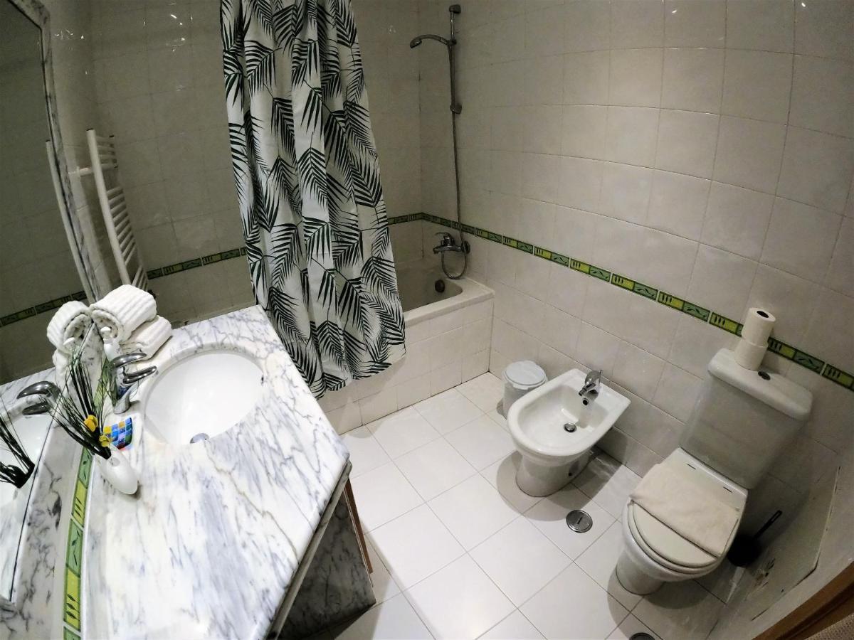 Lisbon 2 Bedroom Apartment With Balcony In Algés Kültér fotó