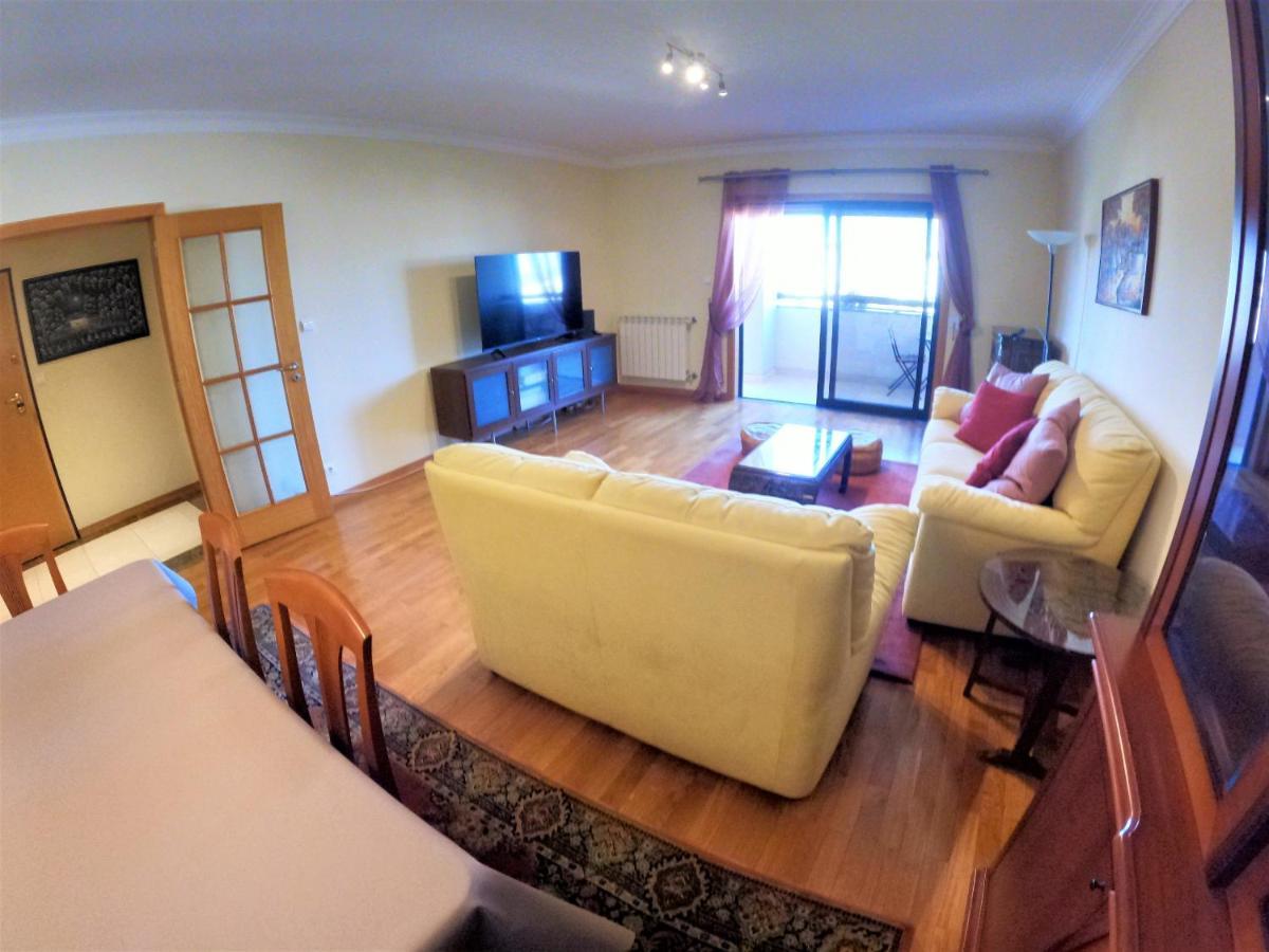 Lisbon 2 Bedroom Apartment With Balcony In Algés Kültér fotó