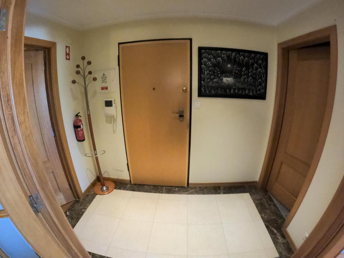 Lisbon 2 Bedroom Apartment With Balcony In Algés Kültér fotó